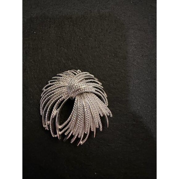 Vintage Pin Brooch Silver Textured Fringed Bow Chunky Statement‎ 1980s - Picture 5 of 8